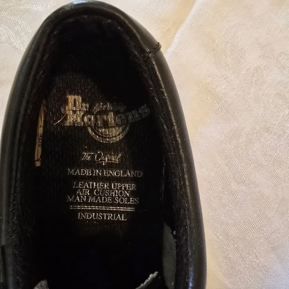 DR MARTENS 2215 Safety‎ Steel Shoe Size 7 Mens Black Distressed